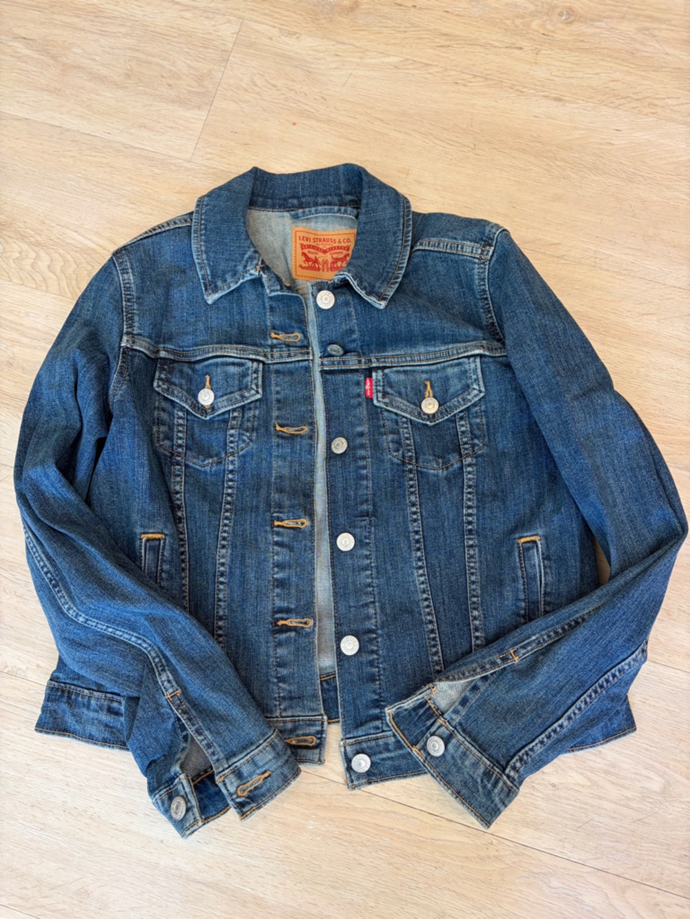 Levi's Blue Denim Jacket with Contrast Stitching XL NWOT